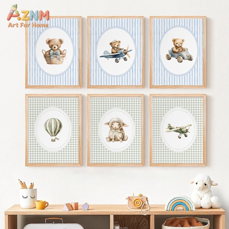 Baby Nursery Set Furniture - ภาพวาดสีน้ำลายหมีเท็ดดี้สำหรับตกแต่งผนังห้องเด็ก ลายทางสีน้ำเงินและลายตาราง ภาพพิมพ์บนผ้าแคนวาส สำหรับตกแต่งห้องนอนเด็กผู้ชาย ชุด 6