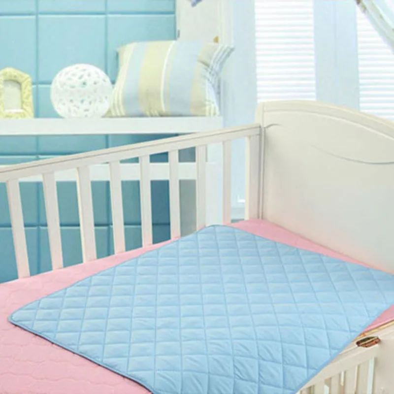 กันน้ําเด็กทารกผ้าอ้อมผ้าอ้อมป - Changing Table Topper บทวิจารณ์และราคา